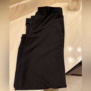 J.M Haggar black men’s dress pants. Size 29X32
EXCELLENT CONDITION, wore once!